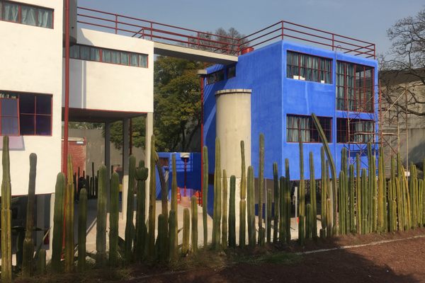 Diego and Frida’s houses, connected by a bridge