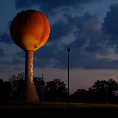 The Big Peach in Clanton, Alabama