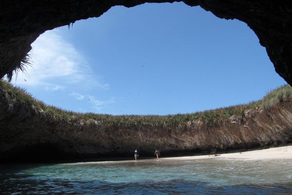 Looking up from the entrance to the Hidden Beach.