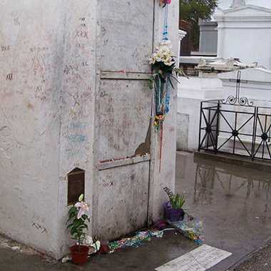 Marie Laveau&#8217;s tomb in 2005