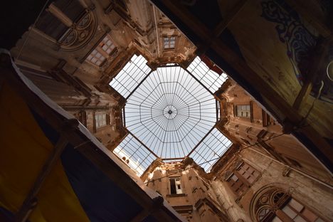 Ali El Hendy has a stunning glass ceiling.